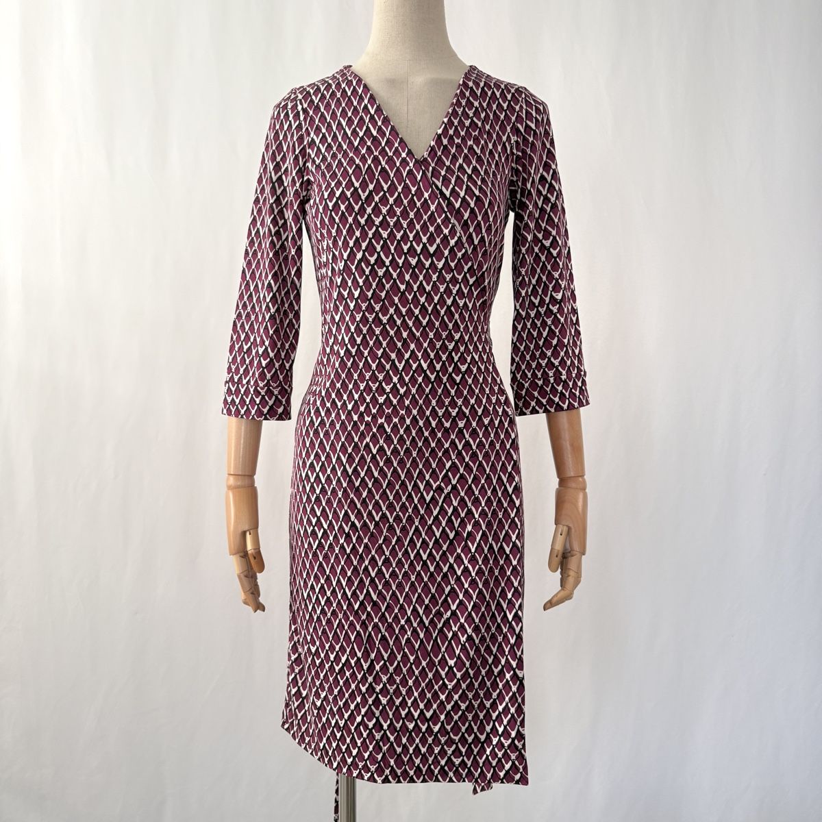 Diane von Furstenberg Vestiti: DIANE VON FURSTENBERG Silk Wrap Dress – Nuovo (secondo la descrizione) da Emmen venduto da Avviivva_Com2023