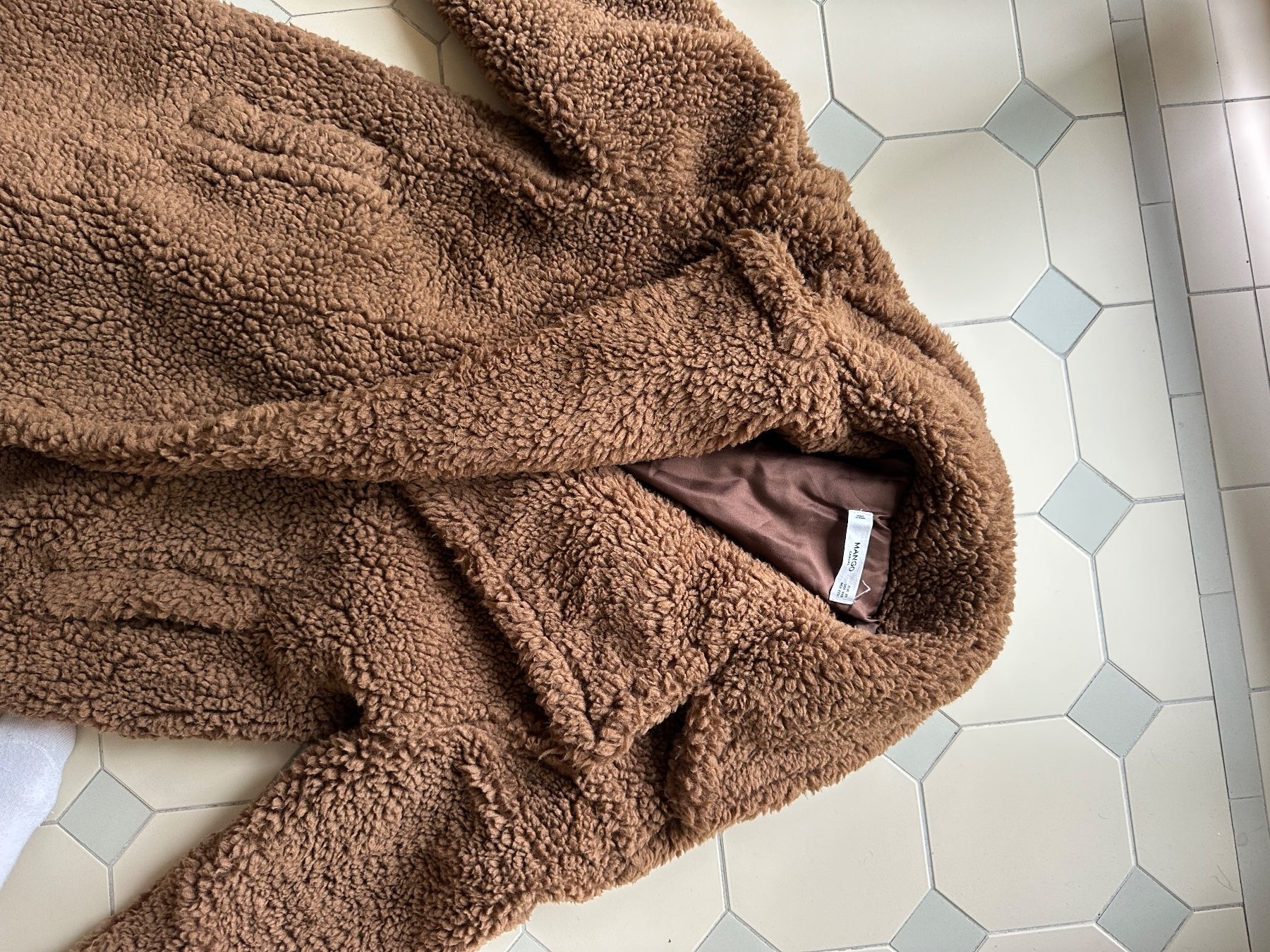 Mango Cappotti: Mango Teddy Mantel – Usato da Zürich venduto da aow_8p7m 1