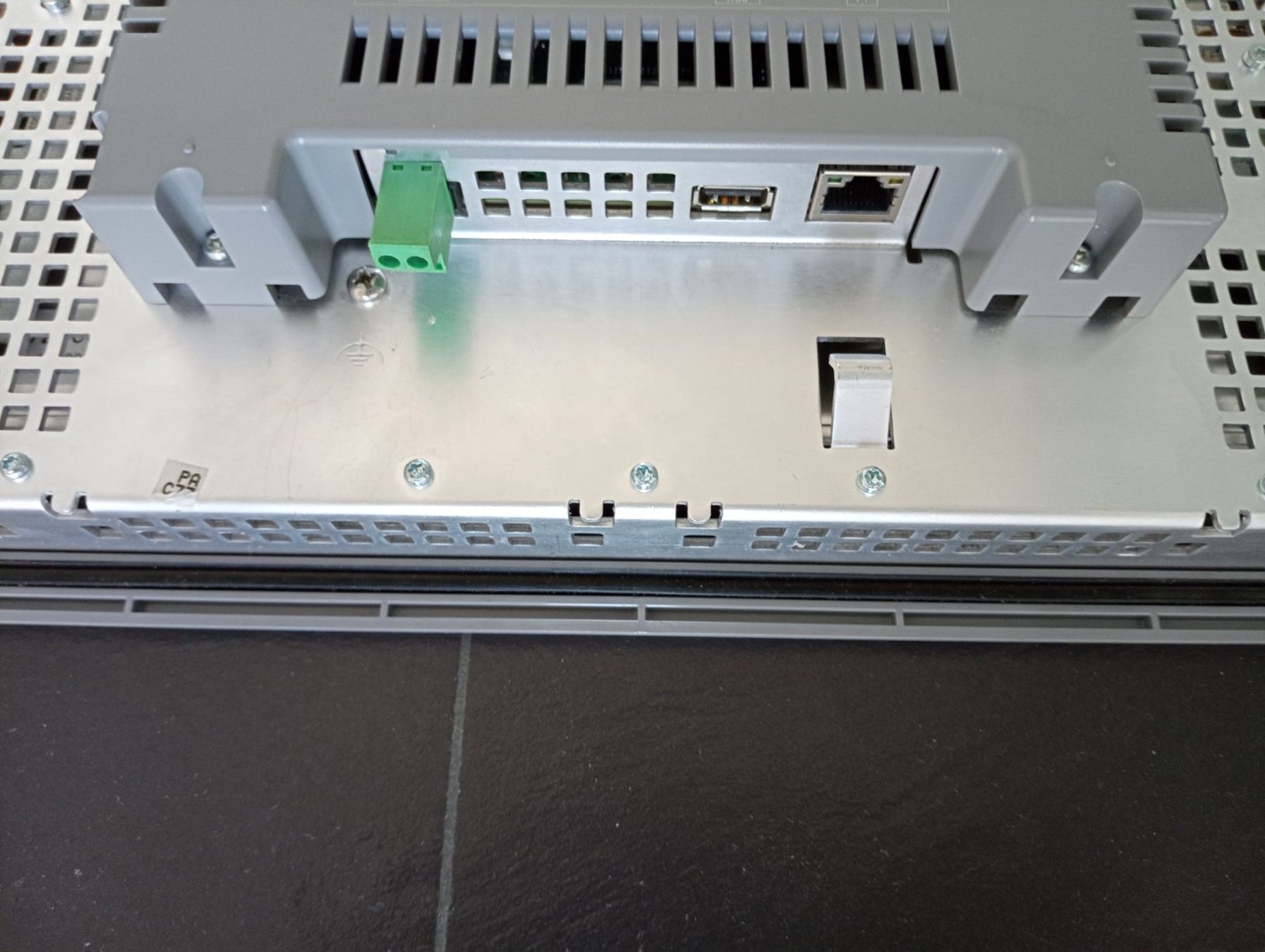 Siemens Elektronikbauteile: Siemens SIMATIC HMI KTP1200 Basic / 6AV2123-2MB03-0AX0 – Gebraucht aus Ufhusen von HKSC 3