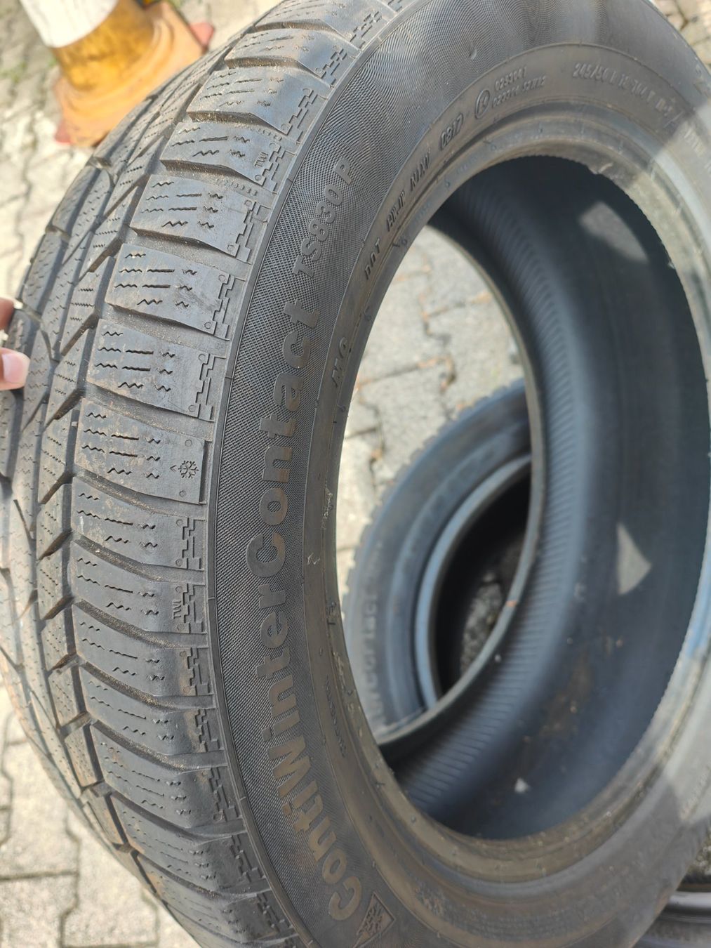 Continental Pneumatici & Ruote complete: Winterreifen 245/50 R18 – Usato da Oberengstringen venduto da Reifen-Lagerverkauf 2