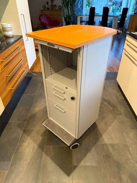 Lista Korpus: Lista Tembea Korpus / Büro-Caddy / Rollcontainer – Gebraucht aus Berg TG von Chnoepfli7