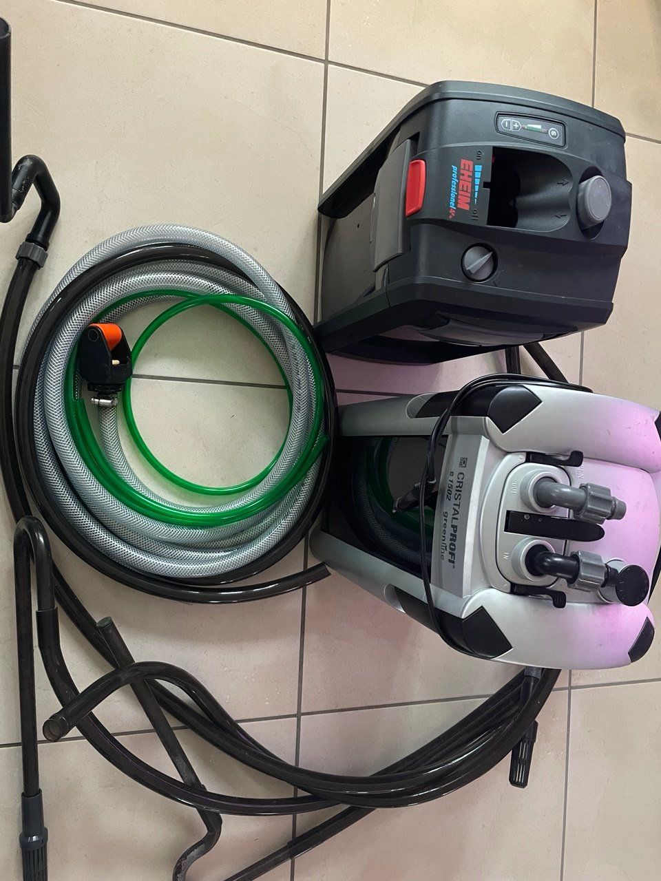 Aquarium: Aquarium 400l avec meuble et accessoires divers – Gebraucht aus Estavayer-le-Gibloux von Petitpierretheo 2