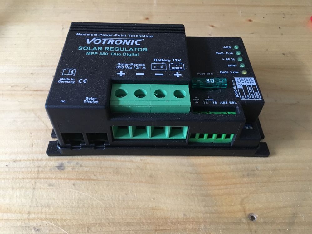 Votronic MPPT Laderegler MPP 260 CI Digital 15A 12V