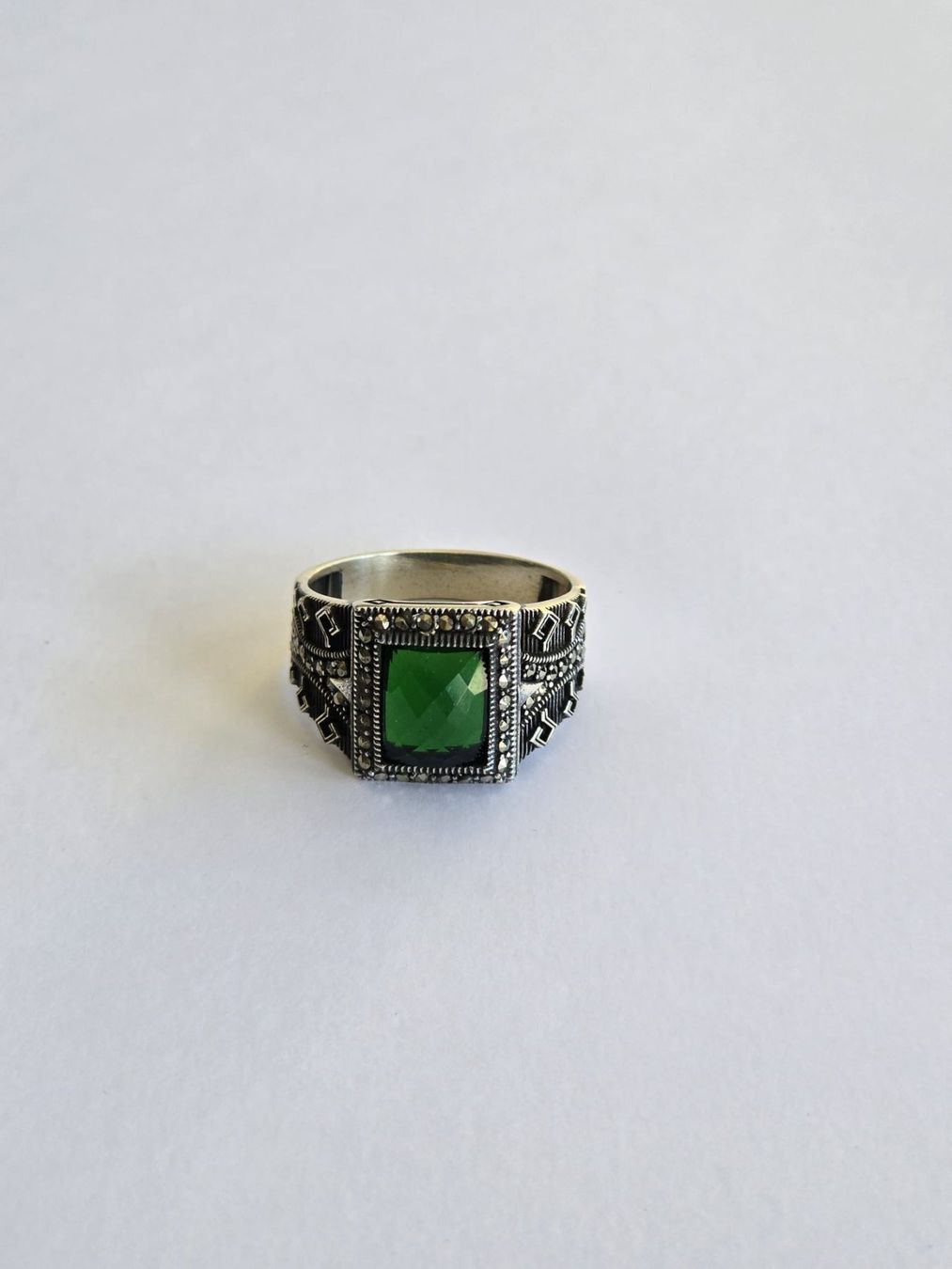 Anelli: Bague en argent, Zircon vert, taille 67 – Nuovo e nell'imballaggio originale da Neuchâtel venduto da NIDAVELIR 1