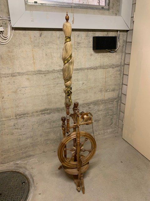 Rouets anciens: Antikes Spinnrad – D'occasion à Zofingen par jhp_x7qc 4