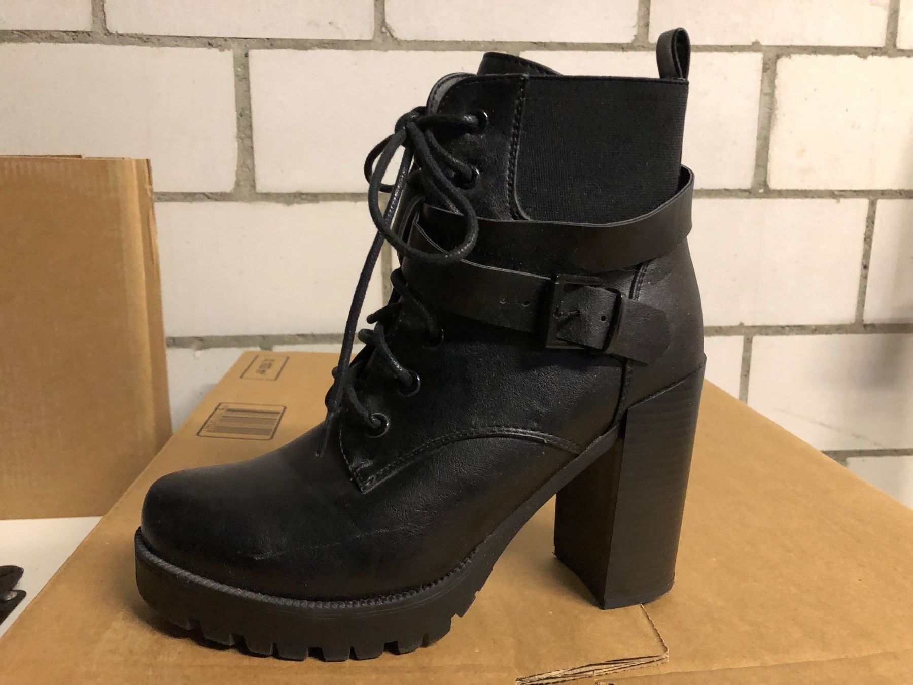 Scarpe da donna: Stiefelette, neuwertig! – Nuovo (secondo la descrizione) da Hittnau venduto da JD-OE 4