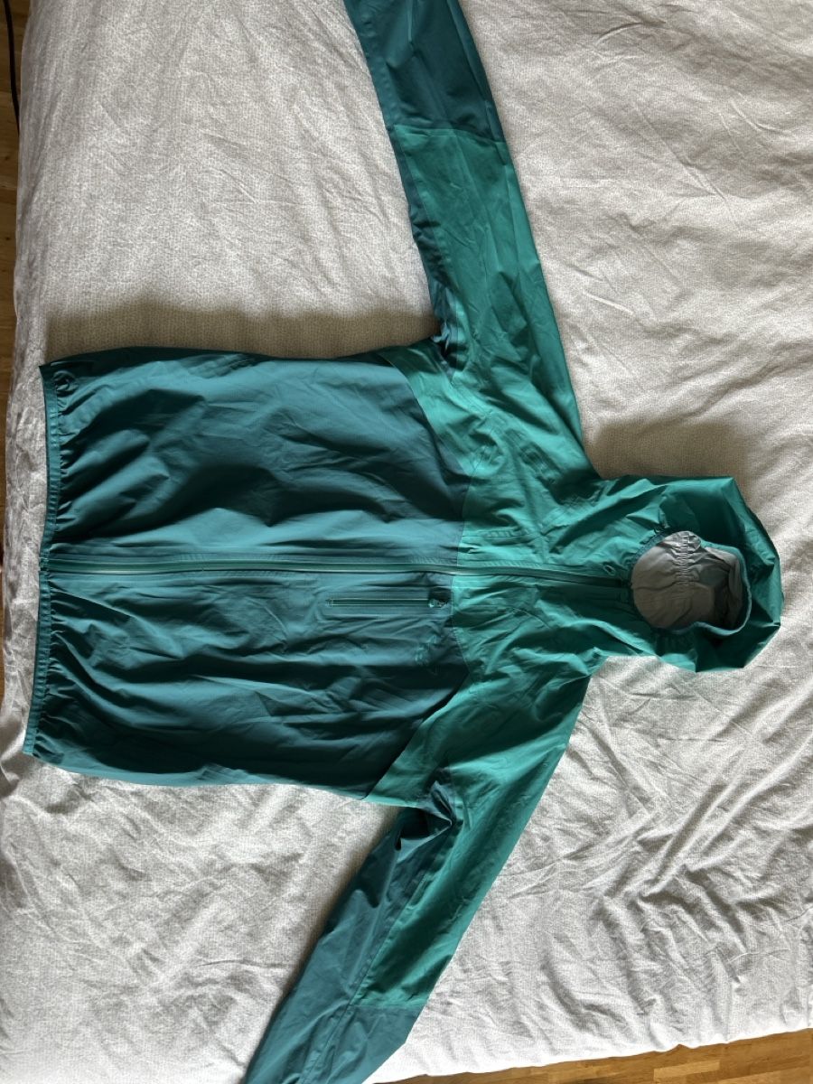Dynafit Giacche: Veste imperméable Dynafit vert bleu taille M – Usato da Biel/Bienne venduto da ponpon_bleu