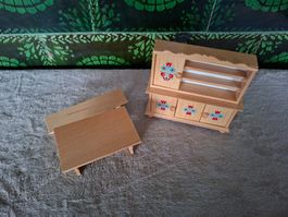Niedliches Puppenhaus-Mobiliar aus Holz, 3-teilig, Dora Kuhn