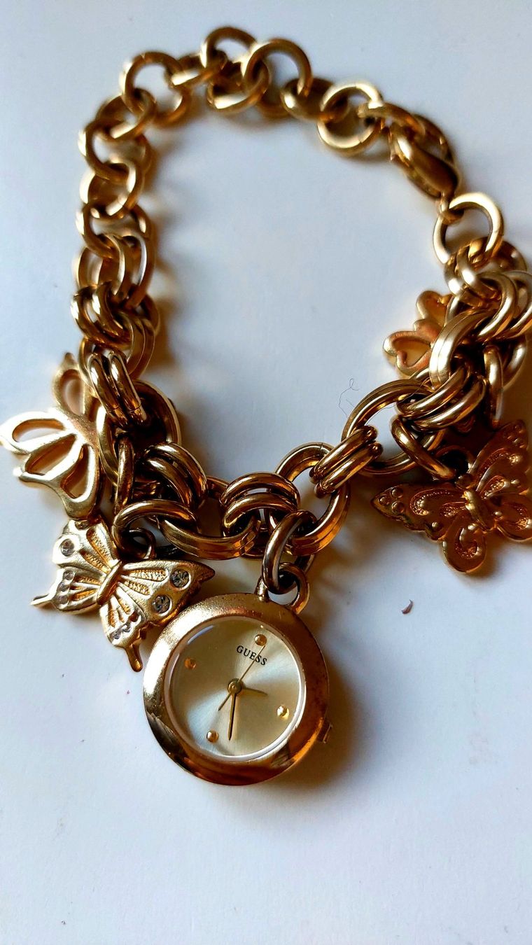 Guess Uhren: Damen Guess Uhr Charm Bracelet – Gebraucht aus Horgen von zur_jq85 6