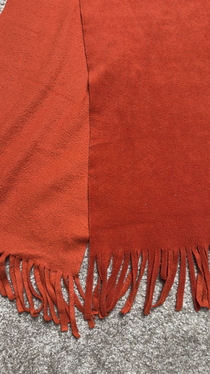 Foulard & Sciarpe: Écharpe polaire rouge / Fleeceschal à franges – Usato da Vuippens venduto da Anna_as 1