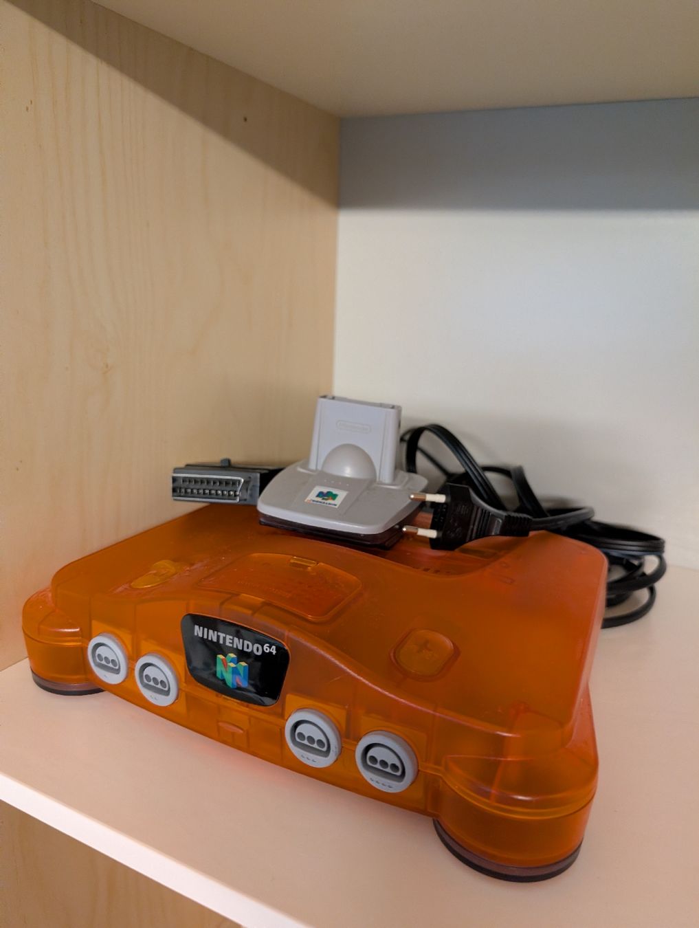 Nintendo Console: Nintendo 64 - mit 5 Spielen – Usato da Bottmingen venduto da andreas.boesch 2