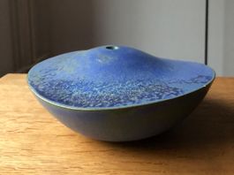 biomorphe Vase signiert