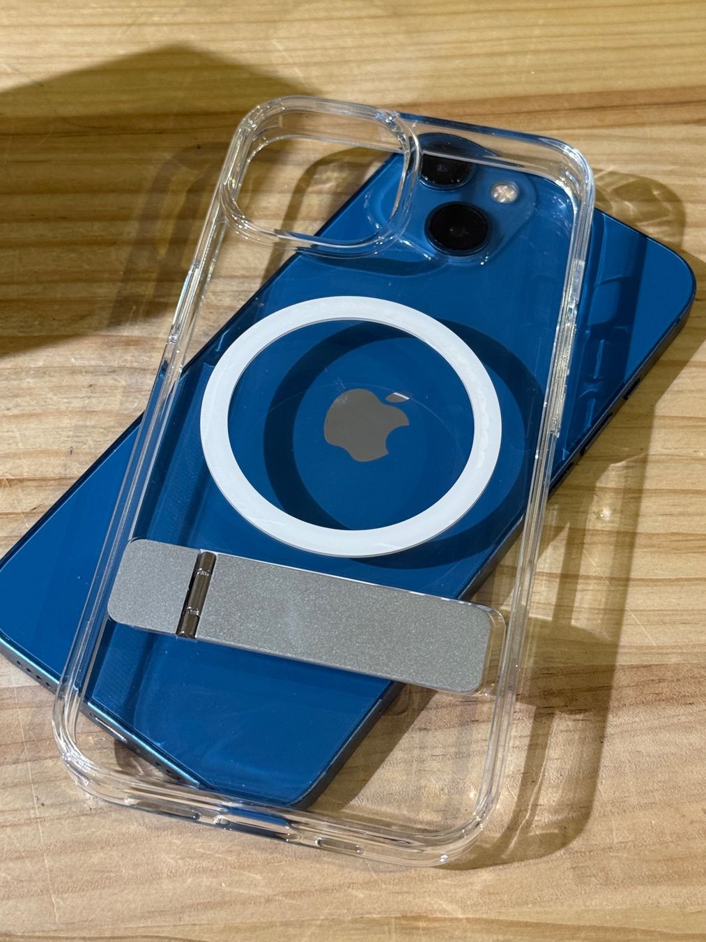 Cover & Protezioni schermo: iPhone 14/13 - Coque magsafe antichoc avec béquille – Nuovo e nell'imballaggio originale da Morges venduto da DigiAC 2