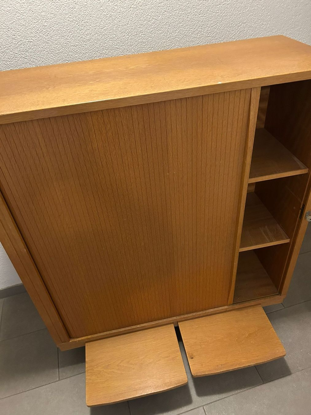 Cassettiere: Meuble à rideaux vintage – Usato da Echallens venduto da VintageMann