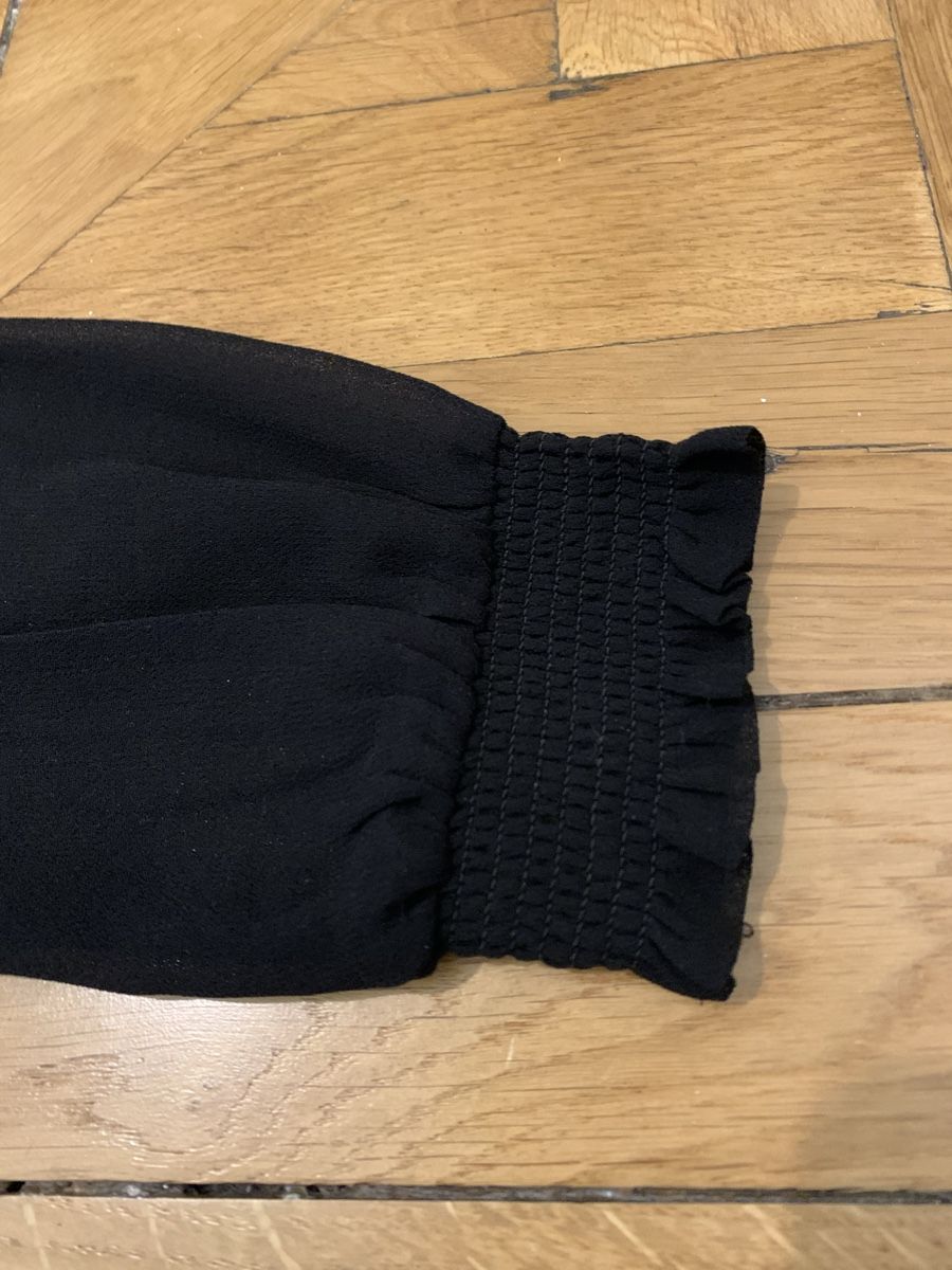 Top: Blouse noire transparente  – Usato da Genève venduto da rez_c6c6 4