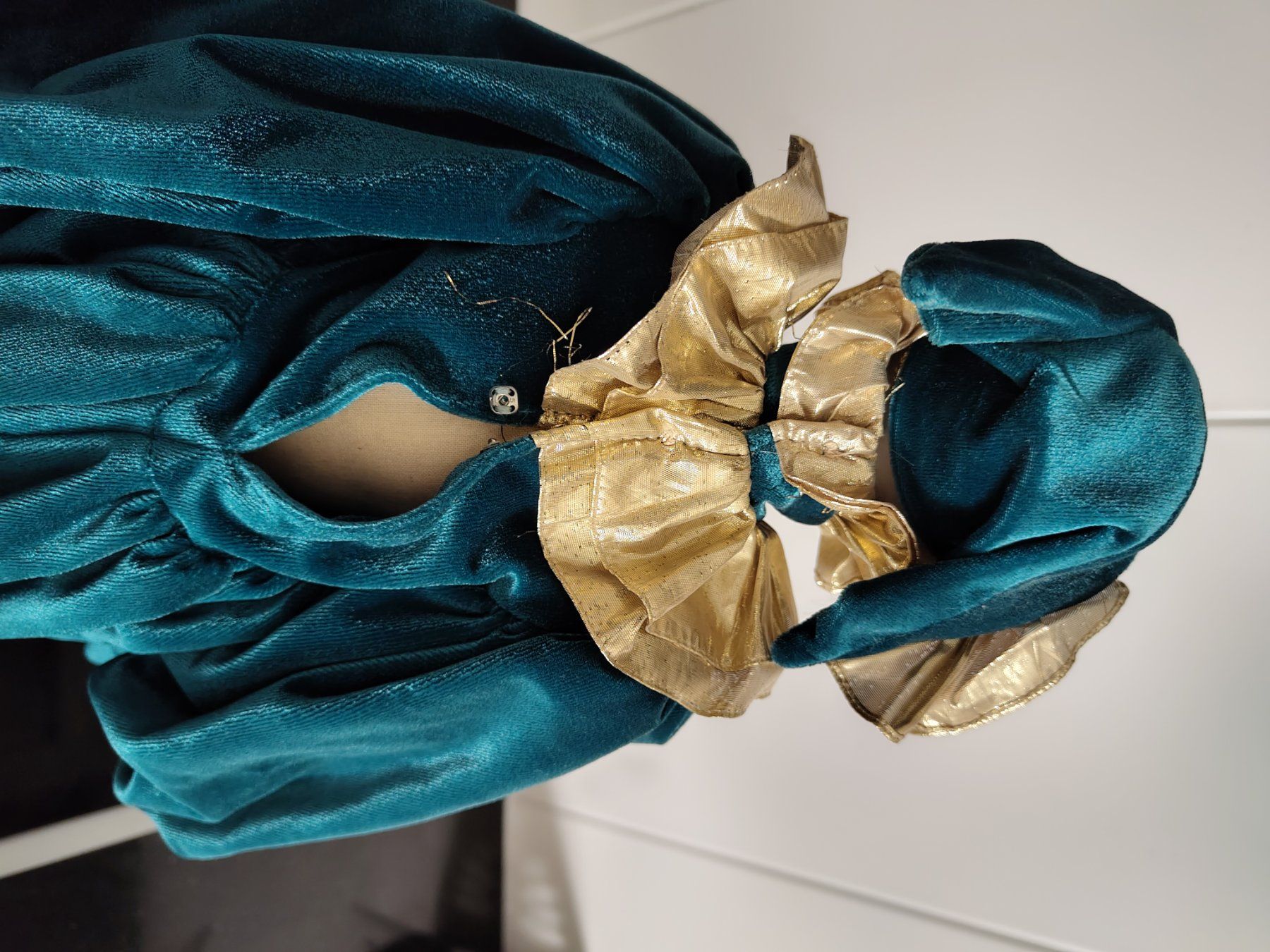 Statuette: Porzellandame mit Kleid – Usato da Münchenstein venduto da dorrbohne 2