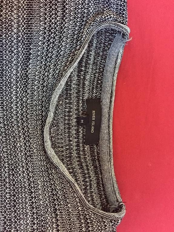Pulls & Sweat-shirts: Grauer Pullover – D'occasion à Montlingen par jos_2rwv 1