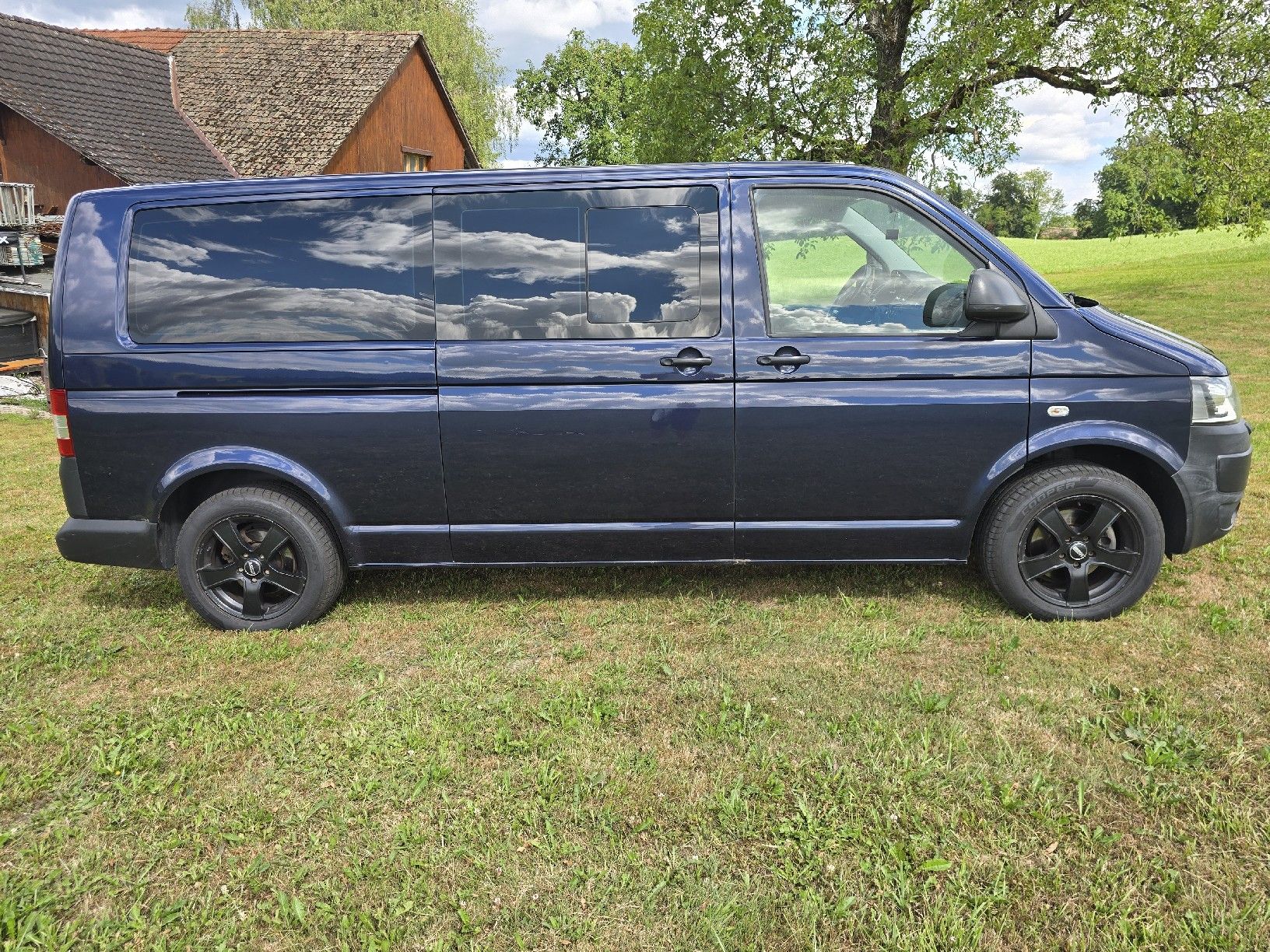 VW Autos: VW T5 8 Plätze, Standheizung... – Gebraucht aus Wädenswil von obu74 1