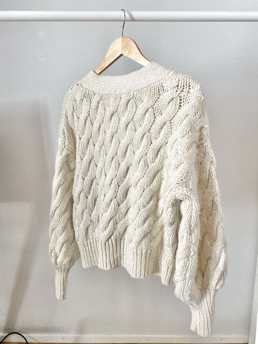 Pulls & Sweat-shirts: CREAM CABLE-KNIT CARDIGAN FREESIZE – Neuf (Voir description) à Glattbrugg par Orange.zh 1
