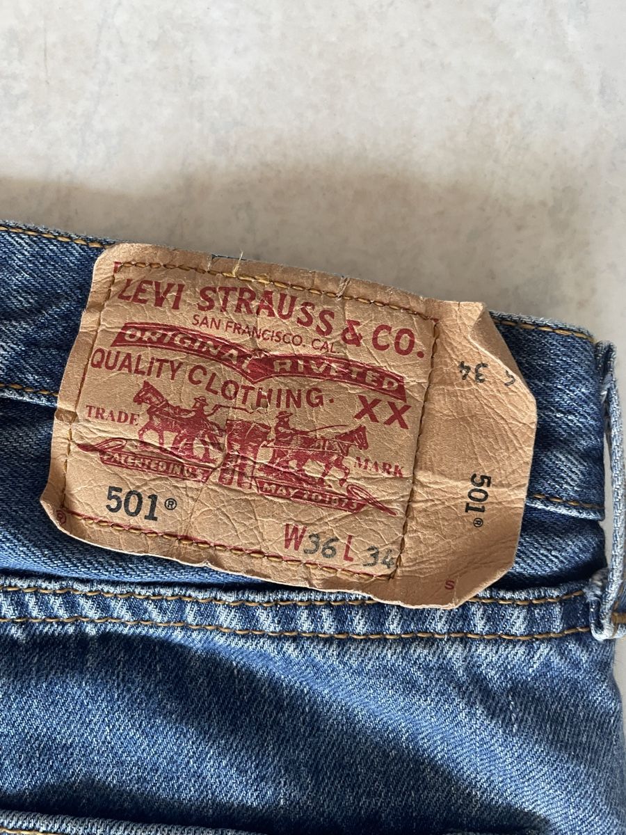 Levi's Jeans: Jean Levi's 501 Vintage Taille 36 34 – Gebraucht aus Vallamand von Bricbracbroc82 3