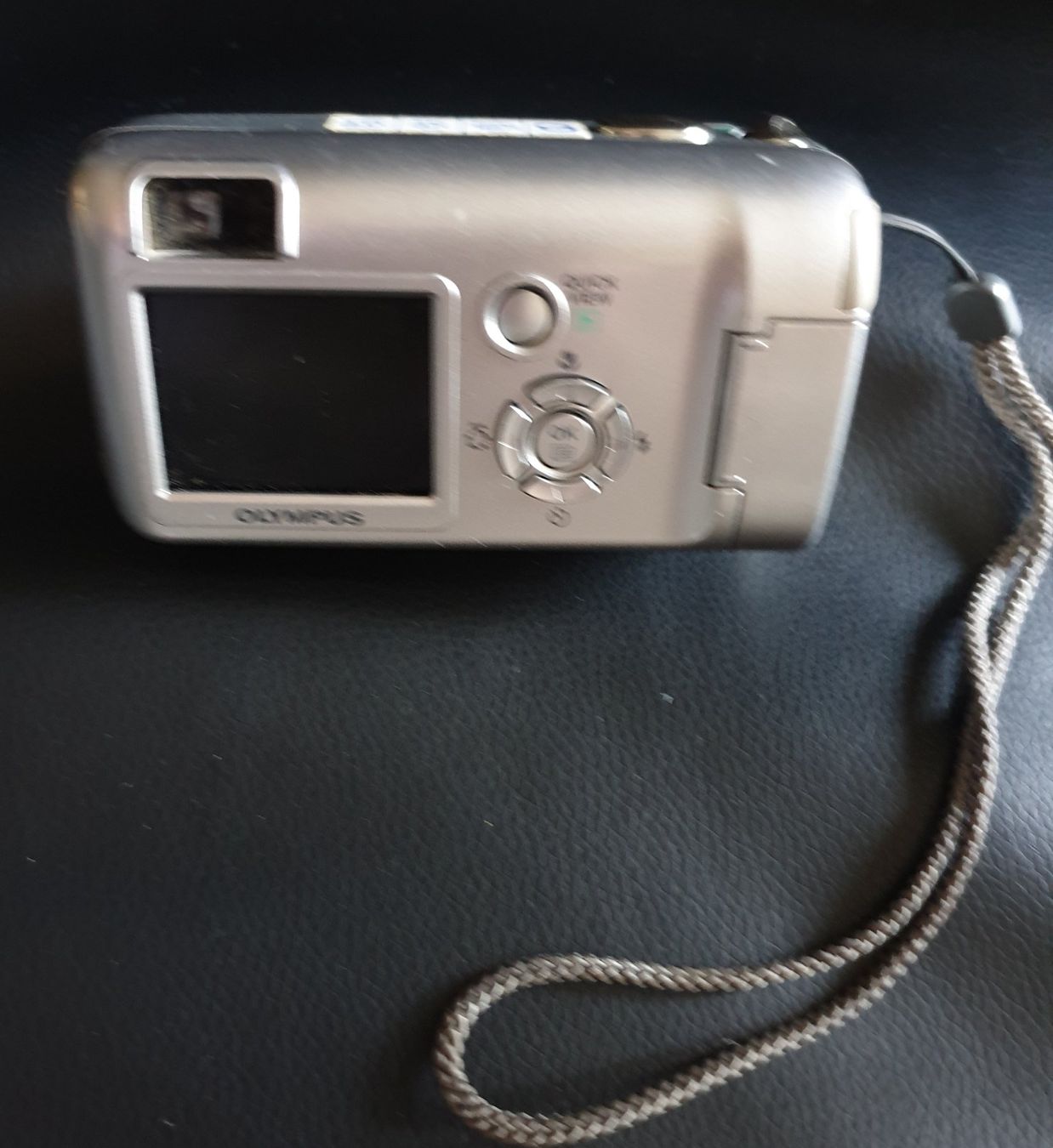 Olympus Kamera: Olympus C-460 Zoom Digitalkamera 3x opt. Zoom – Defekt aus Reinach BL von Silvester1900 1