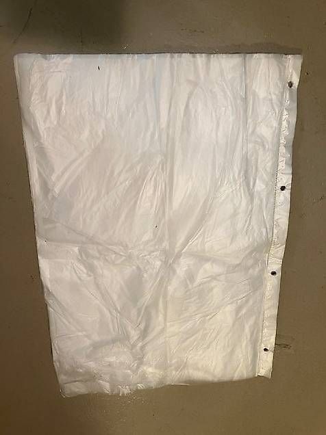 Füllmaterial: Plastik – Gebraucht aus Winterthur von Flocko