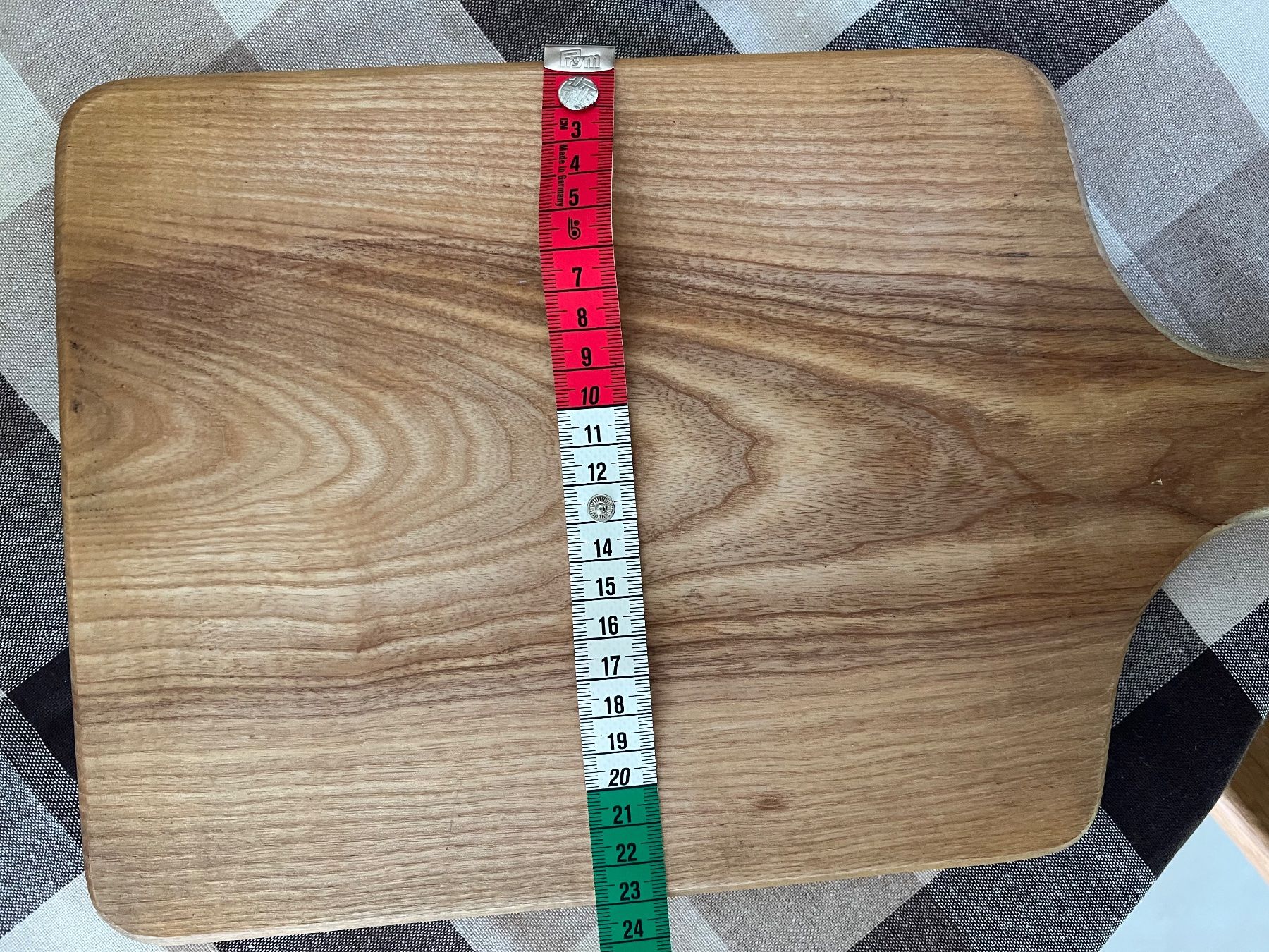 Articoli in legno: Holzschneidebrett oder Aperoplatte – Nuovo e nell'imballaggio originale da Corsier GE venduto da Karol_save_planet 2