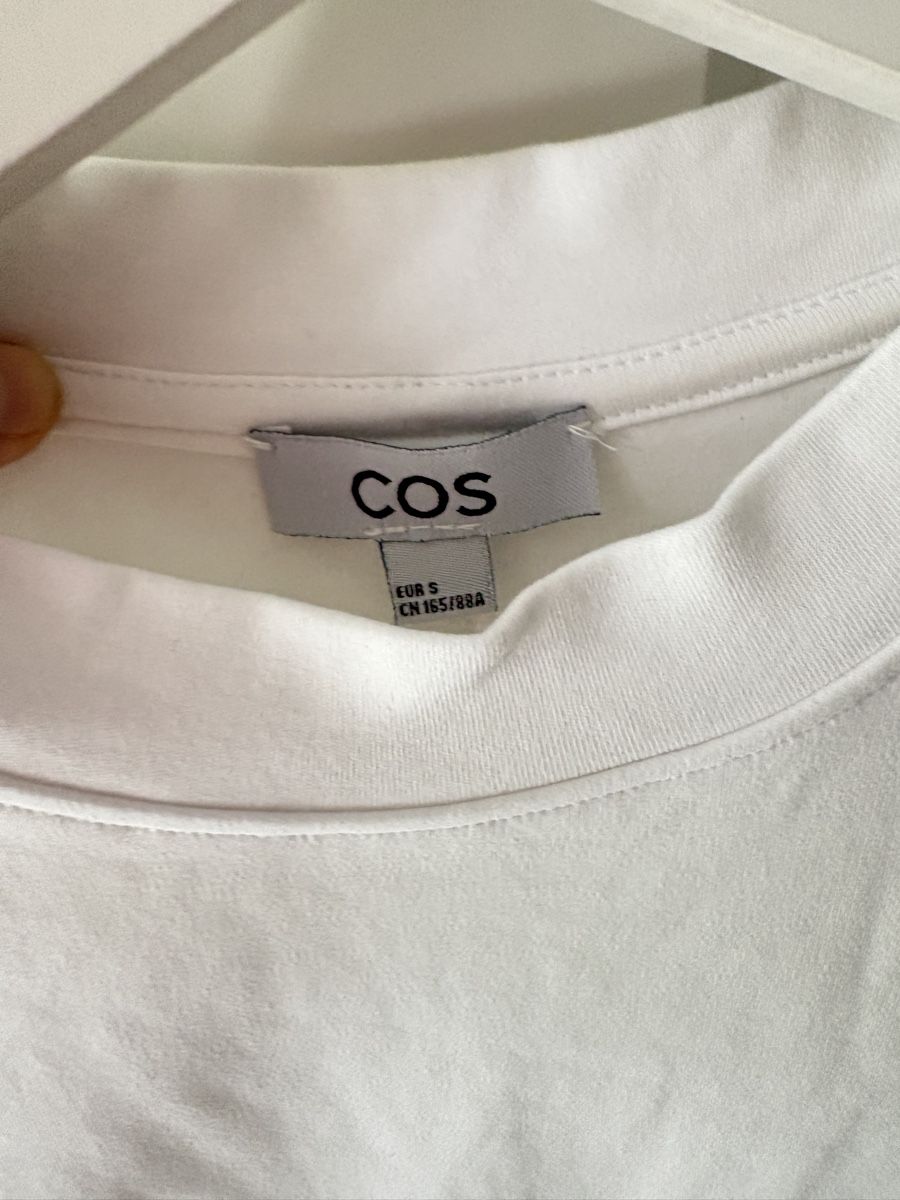 Cos T-Shirts: COS White T-Shirt Size S – Gebraucht aus Nyon von My_wardrobe 3