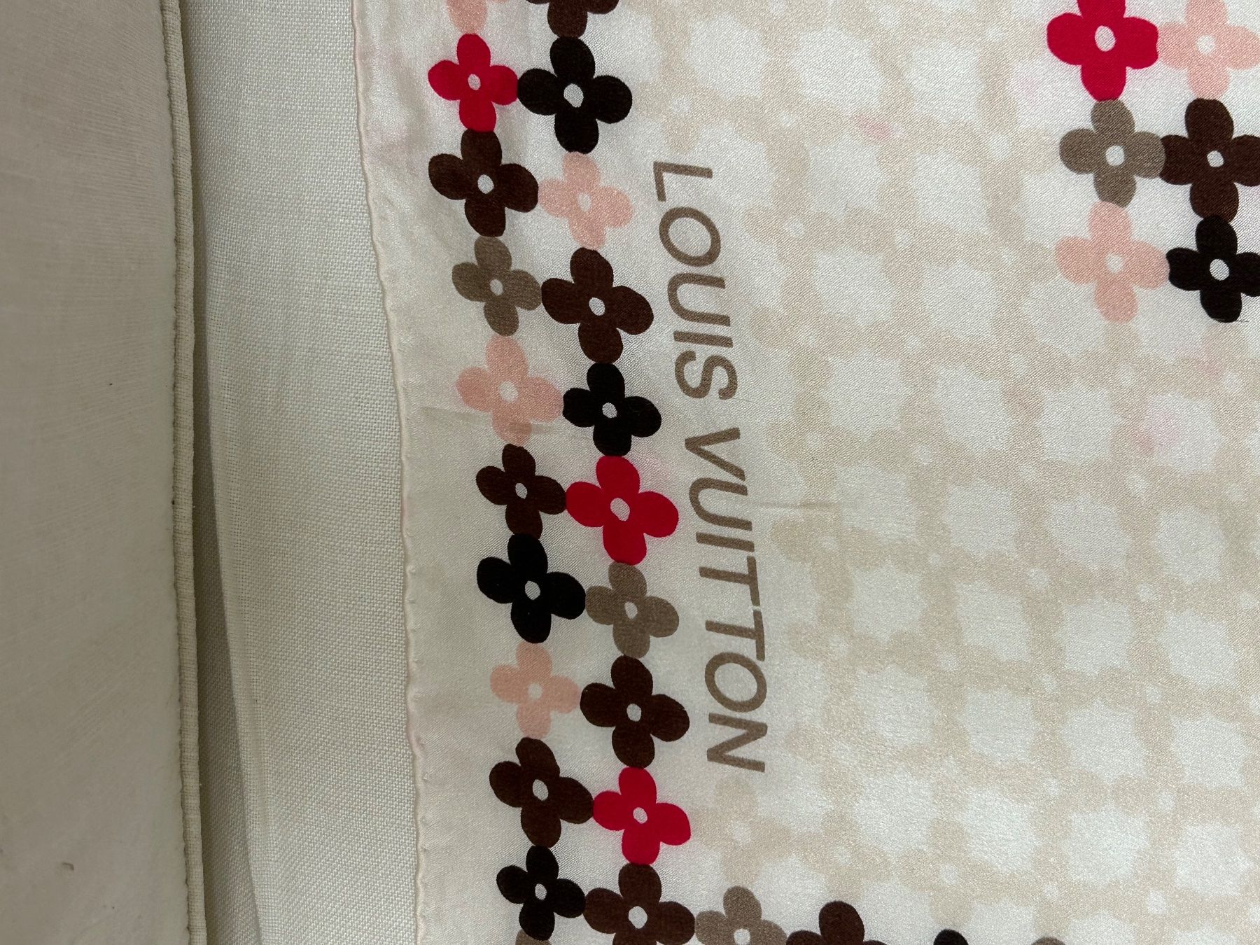 Foulard & Sciarpe: Louis Vuitton Silk Scarf – Usato da Zollikon venduto da getridofitnow 2