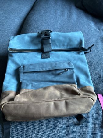 Rucksack blau braun Kunstleder Rollverschluss guter Zustand