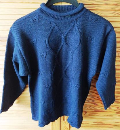 Pullover mit Strickmuster - Grösse: 122 / 128 -