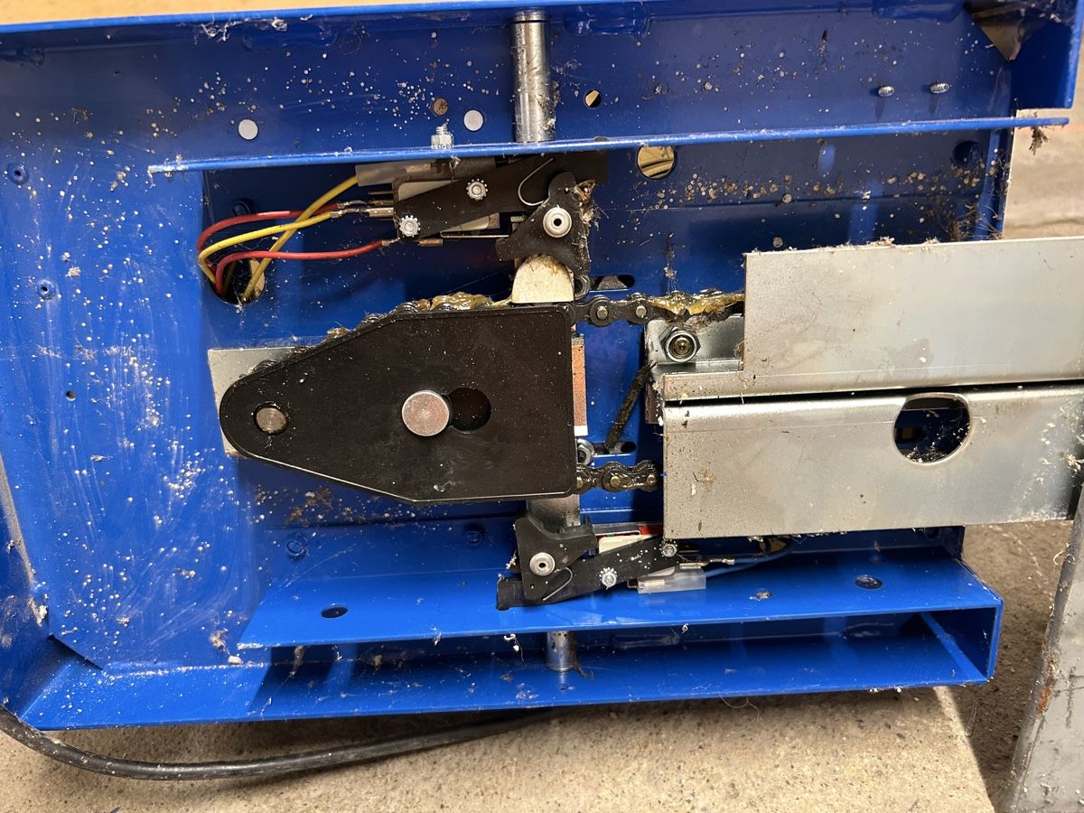 Sonstiges Elektromaterial: Garagentorantrieb Eazy Matic mit Metallschiene 2 Stück – Gebraucht aus Linden von tom_fp7p 2