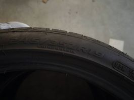Sommer Reifen 245 35 R19 93 W