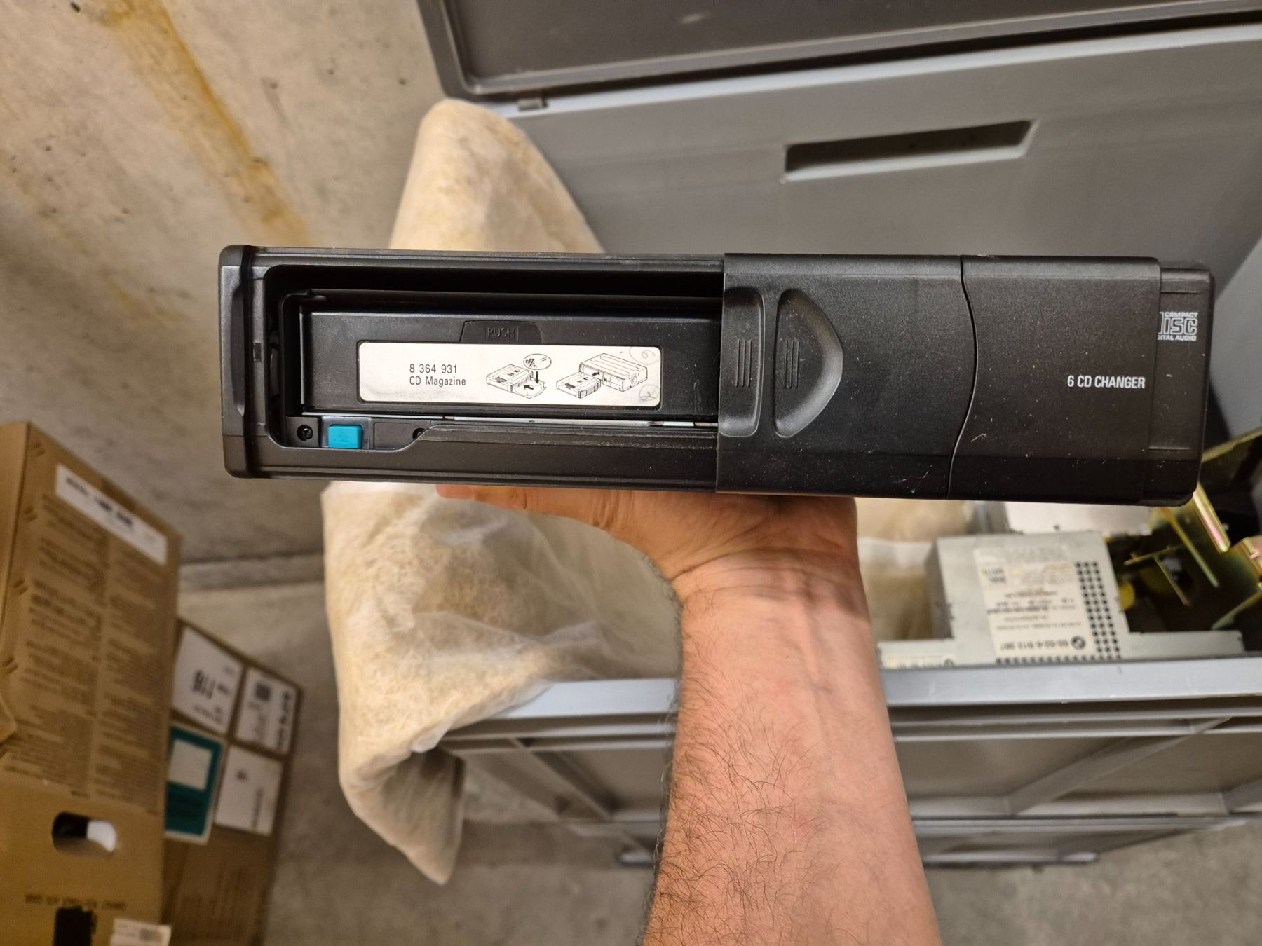 BMW Radio: BMW e39 6 CD changer 65.12-6 913 388 – Usato da lausanne venduto da nicolausanne