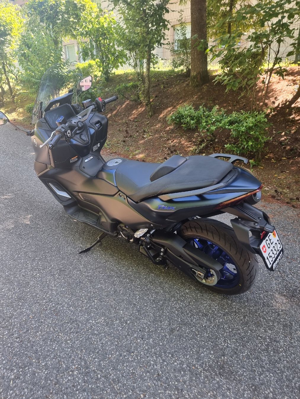 Yamaha Scooter: Yamaha TMAX XP560 Scooter, noir, peu km – Nuovo (secondo la descrizione) da Thônex venduto da abb_pz2n 5