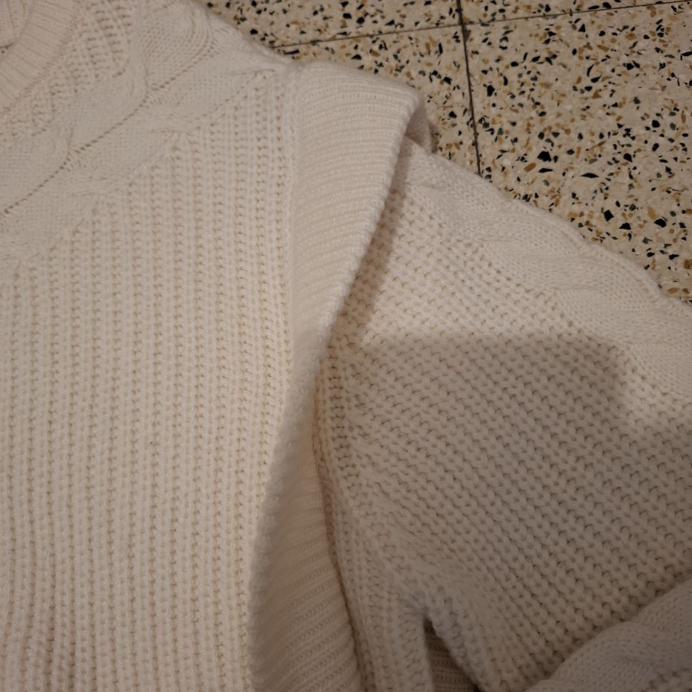 Caroll Pullover & Sweatshirts: Pull Caroll Blanc Crème en Laine - Taille L (40) – Gebraucht aus Le Locle von QUALI-PRIX 5