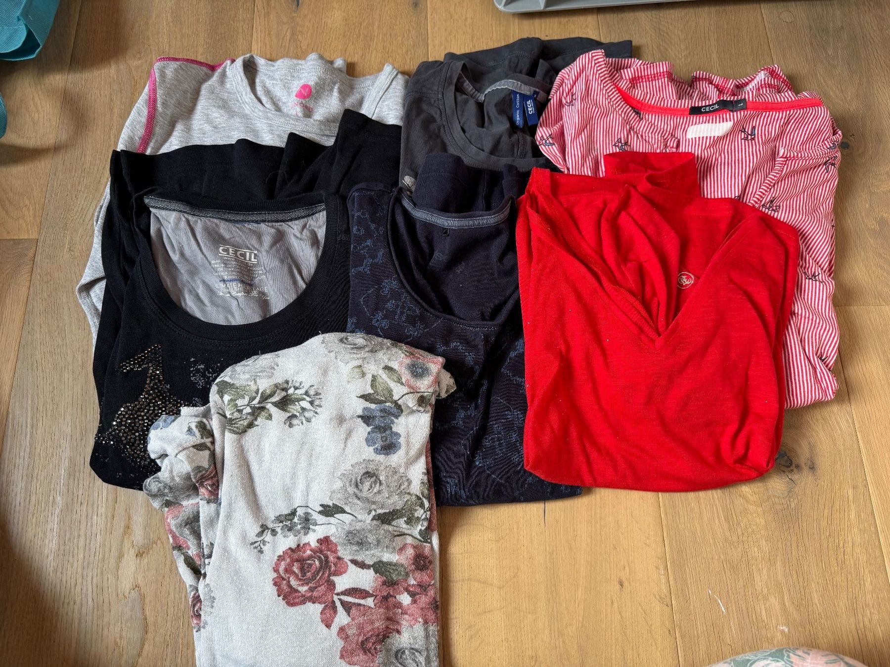 Lotti di vestiti: 7 Oberteile langarm Gr. 40/42 M/L – Usato da Flawil venduto da hallyi