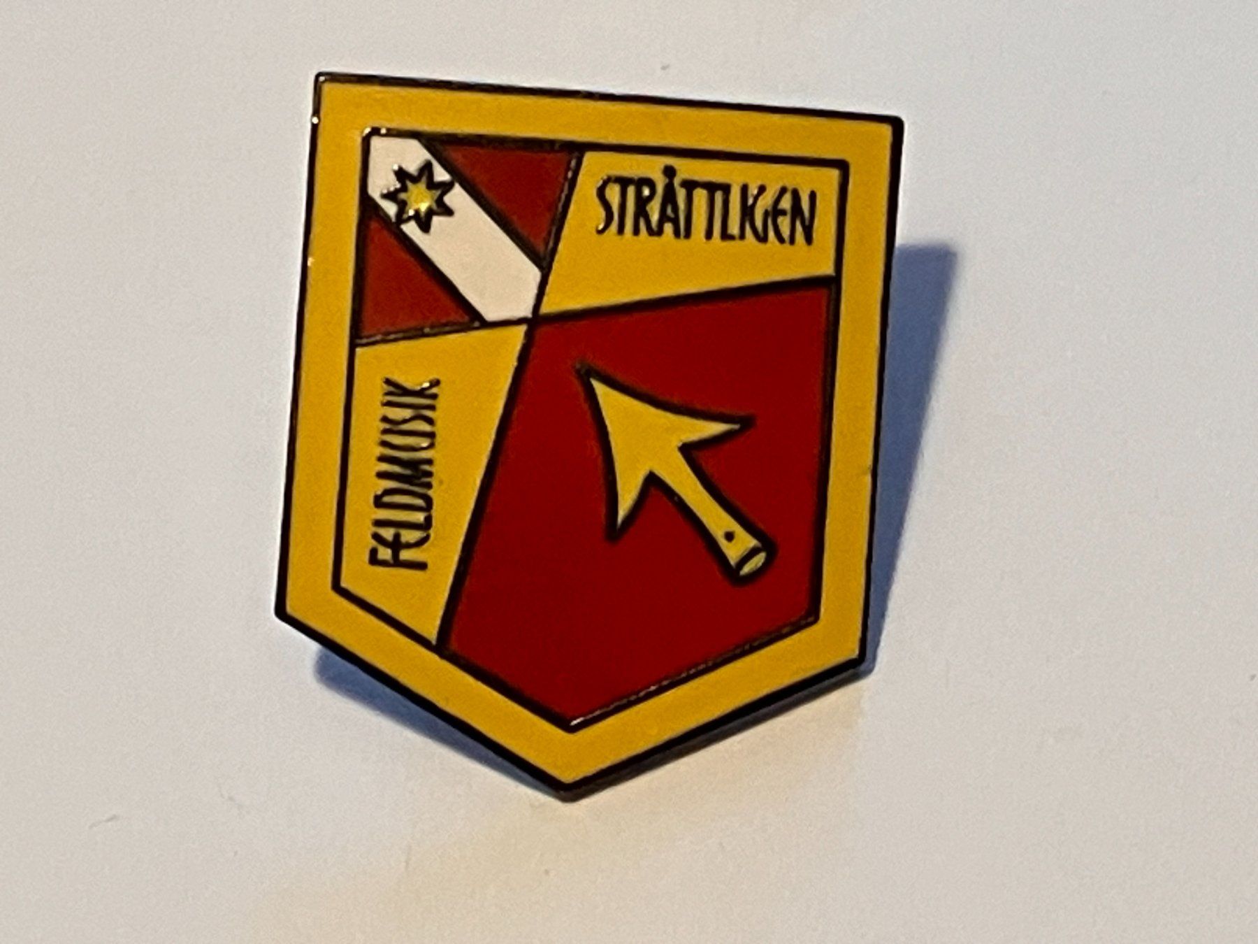 Placchette & Badge: 1 Pin Feldmusik Strätligen – Usato da Basel venduto da djwwpp