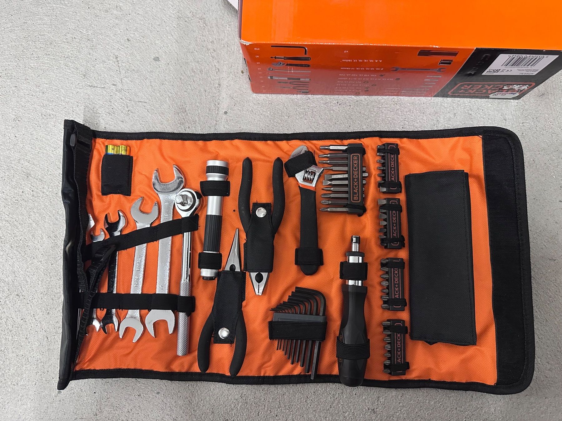 Tous les outils: Black+Decker Werkzeugset – Neuf avec emballage d'origine à Gossau (ZH) par DSCapeta