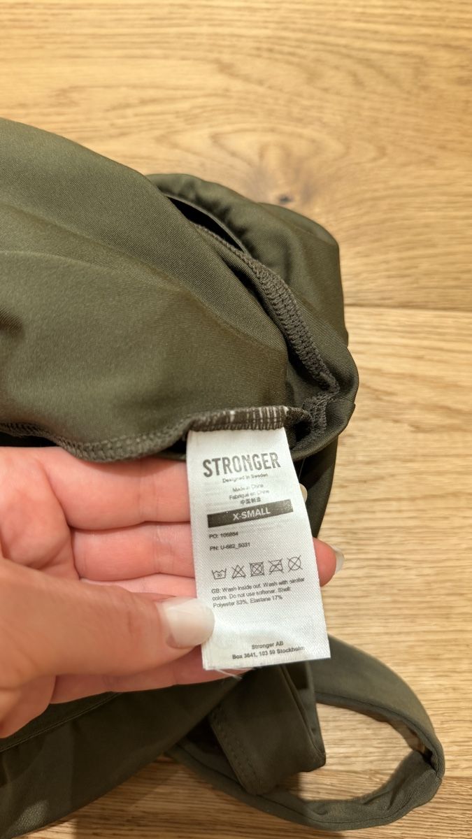 Top:  Stronger Sportshirt XS – Usato da Glarus venduto da lindabene 2