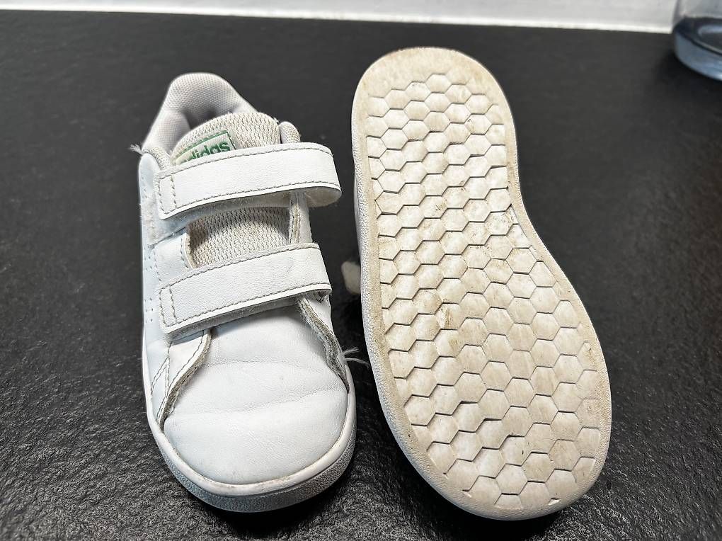 Chaussures garçon: ADIDAS Stan Smith Velcro – D'occasion à Bassecourt par Bob.Lesponges_14 1