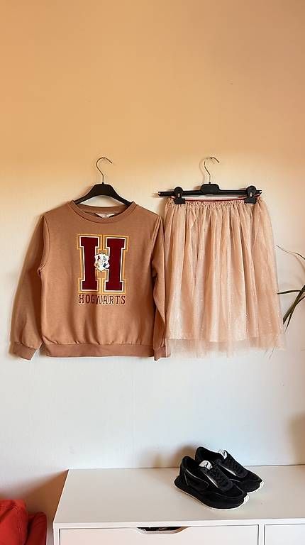 H&M Completi: H&M eleganter Anzug 134-140cm – Usato da Binningen venduto da rit_7nbr 2