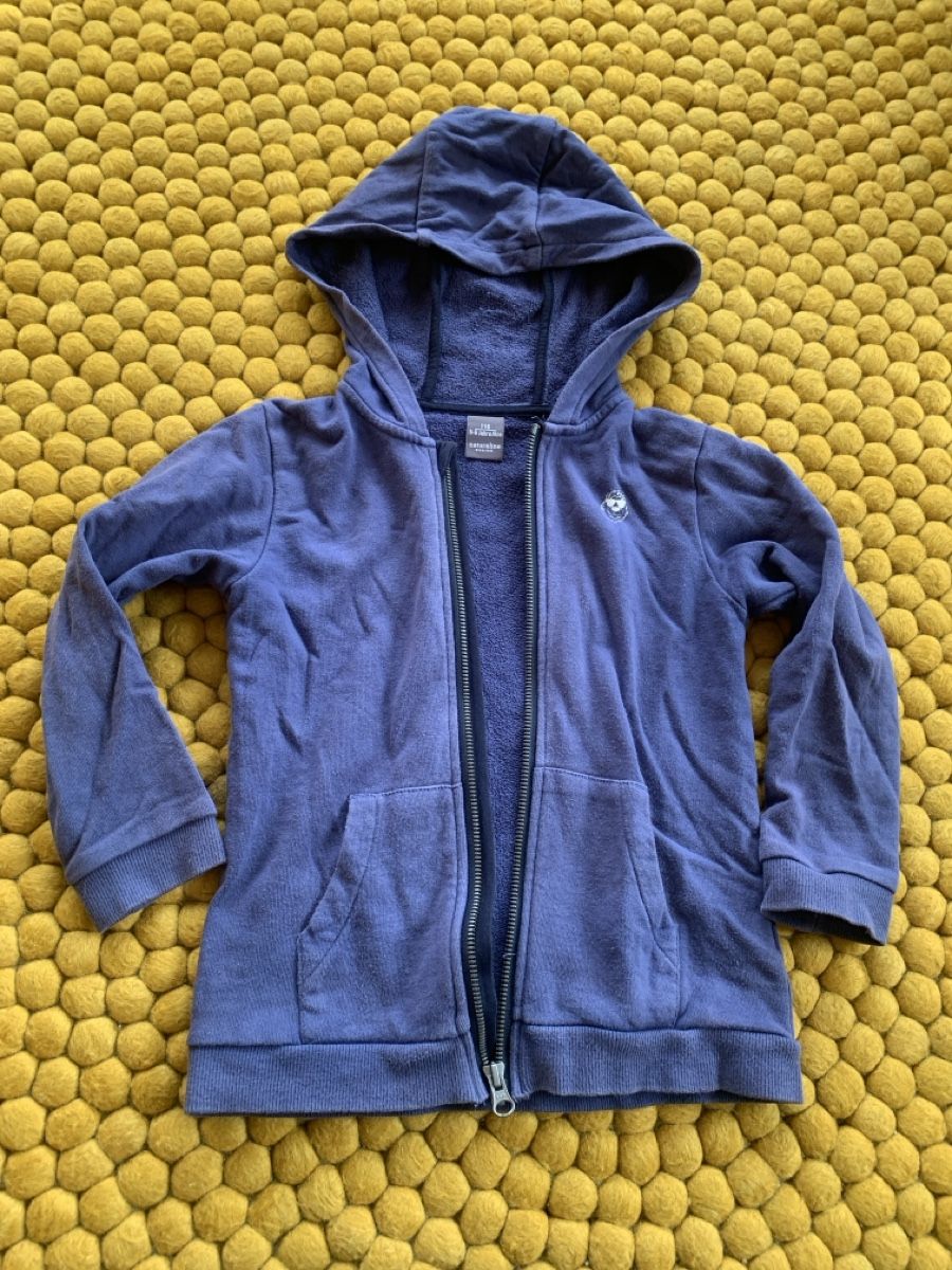 Naturaline Maglioni & Felpe: Pull à capuche Naturaline bleu, taille 116 – Usato da Villars-sur-Glâne venduto da Magdaka