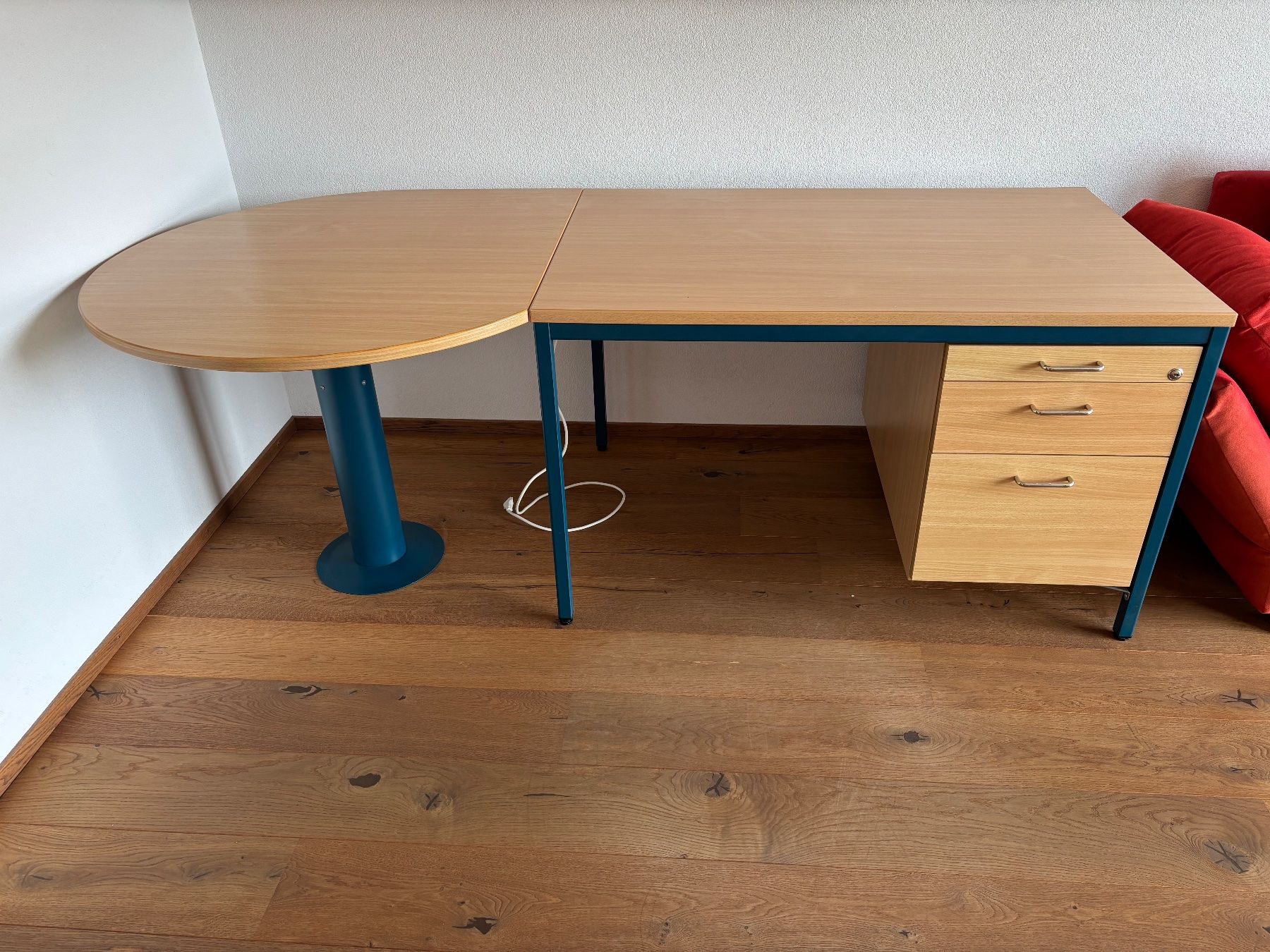Scrivanie: Bürotisch mit Schubladen und Anbauelement, helles Holz – Usato da Ueberstorf venduto da ori_98gq