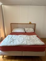 Bett mit Kopfteil Stoff grau Holzrahmen guter Zustand