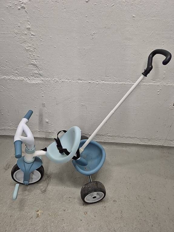 Véhicules pour enfants: Dreirad Smoby – D'occasion à Pfäffikon ZH par Cro