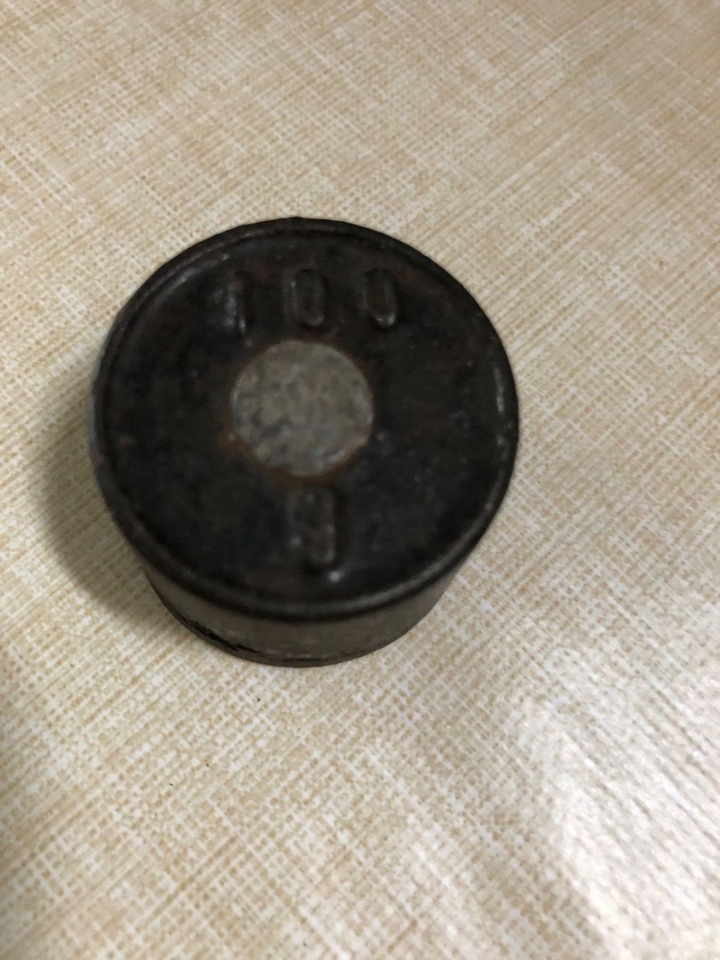 Bilance e pesi: Gewichtsstein, 100 gr, antik – Usato da Niederurnen venduto da Guste