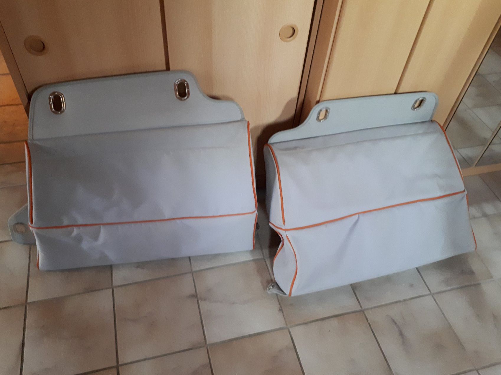Toutes les pièces détachées: Fenstertaschen VW Caddy – D'occasion à Madiswil par 20gls