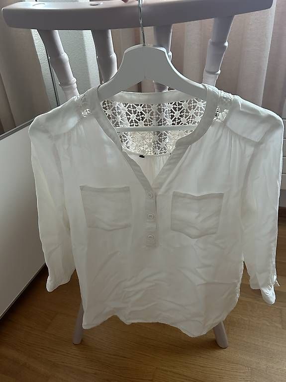 Camicette: Weisse Bluse – Usato da Schüpfheim venduto da car_7slp