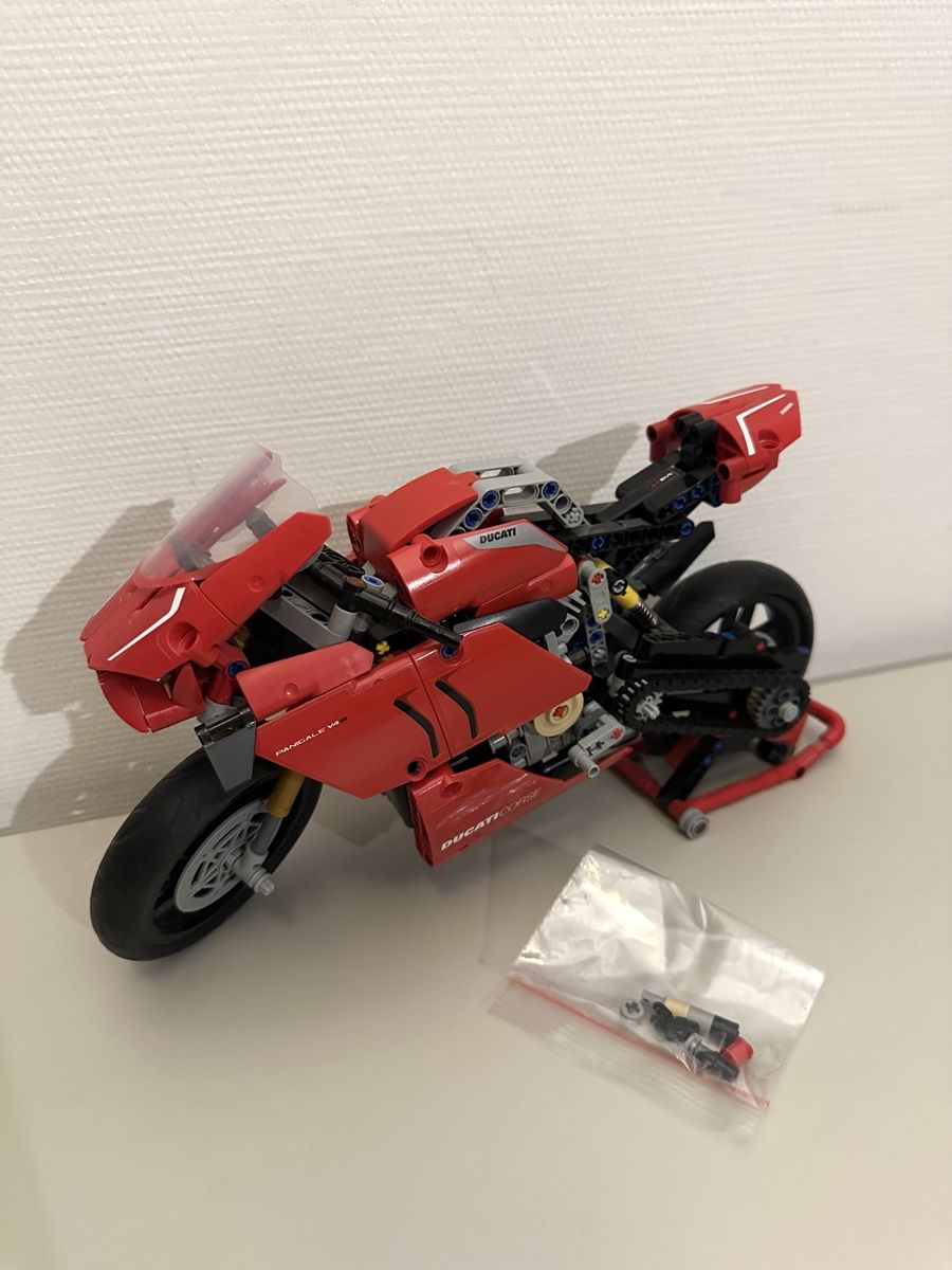 Lego Kit di costruzioni: Lego Technic 42107 Ducati Panigale V4 R – Usato da Zürich venduto da luh_nyr7 1